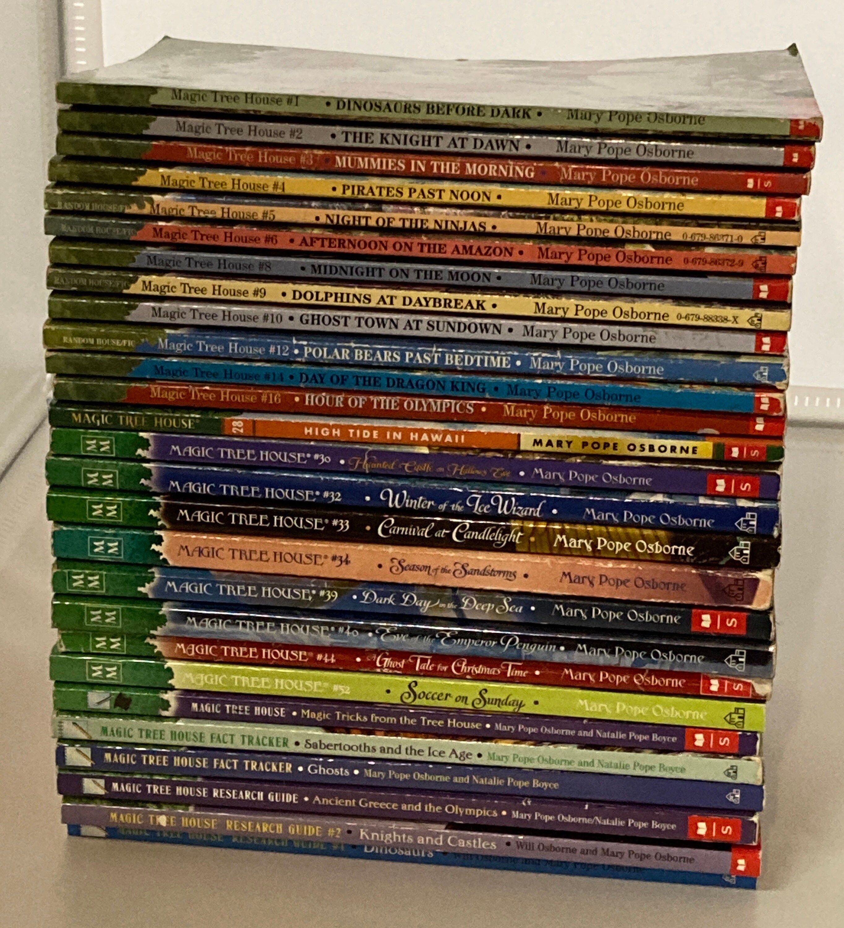 Night of the Ninjas (Magic Tree House) Book Review and Ratings by Kids -  Mary Pope Osborne