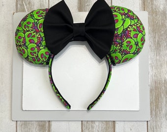 Poison Apple Ears. Snow White Mickey Ears . Evil Queen Mickey Ears. poison apple Mickey Ears