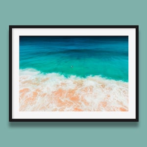 Cottesloe Strand Print | Western Australia Poster, Surfer im Ozean Kunstwerk, Strand Druck, Australien Luftbild