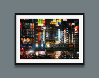 Impression de Tokyo | Impression d'art originale Une nuit de pluie à Shinjuku, impression de photographie de nuit de rue de Tokyo, photo urbaine du Japon par Peter Yan