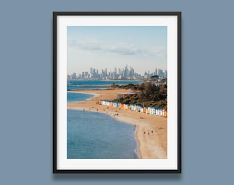 Impresión de Brighton Beach Boxes - Fotografía costera del horizonte de Melbourne - Arte mural australiano - Foto aérea costera colorida - Impresión sin marco