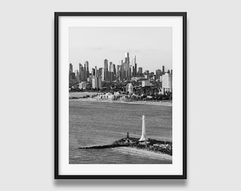 Impresión del horizonte de Melbourne - Arte mural en blanco y negro del faro de St. Kilda - Fotografía aérea de paisajes urbanos - Impresión vertical sin marco de Australia