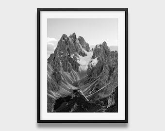 Impresión de los Dolomitas, Italia - Cadini di Misurina, paisaje de montaña en blanco y negro