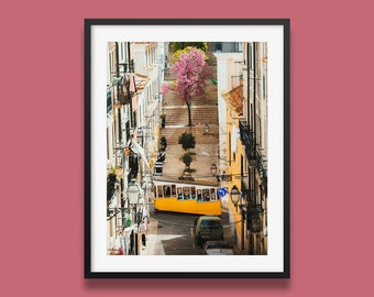 Lissabon Gelbe Strassenbahn Poster | Lissabon Straße Foto, Portugal Wand Kunst Druck, Lissabon Luzern Straßen | Original-Fotografie von Peter Yan