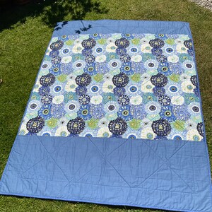 Large patchwork quilt image 3