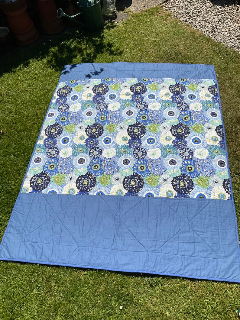 Large patchwork quilt image 3
