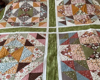 Große handgemachte Patchworkdecke