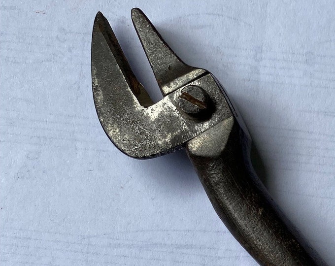 Vintage Kitchenalia - can opener