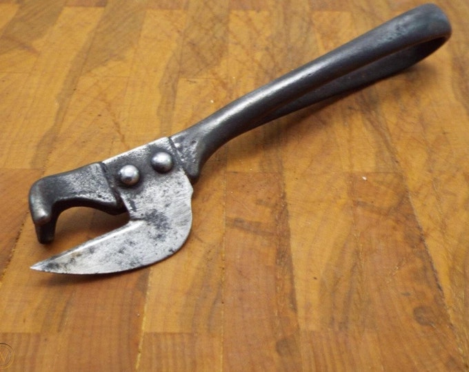Vintage Kitchenalia - can opener
