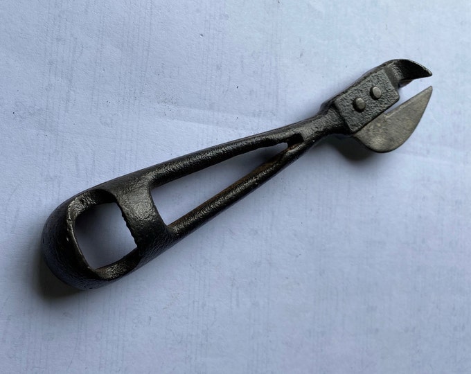 Vintage can & bottle opener