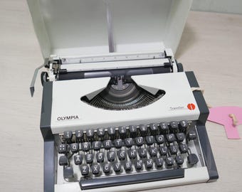 Vintage Olympia Typewriter / Typewriter - Traveller - 1970s - Etsy