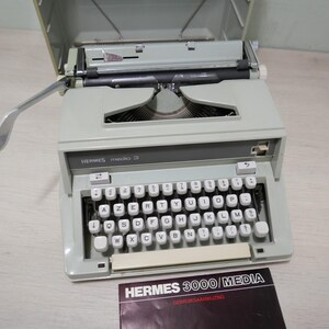 Vintage typewriter - Hermes Media 3 - 1978 - in original case