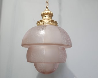 RARE ANCIEN ABAT jour opaline en verre dentelé liseret rouge diametre