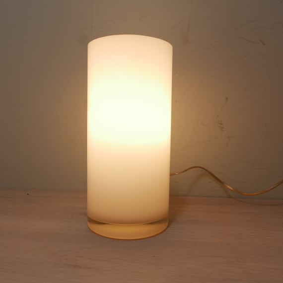 Vintage wit glazen tafellamp - 1980