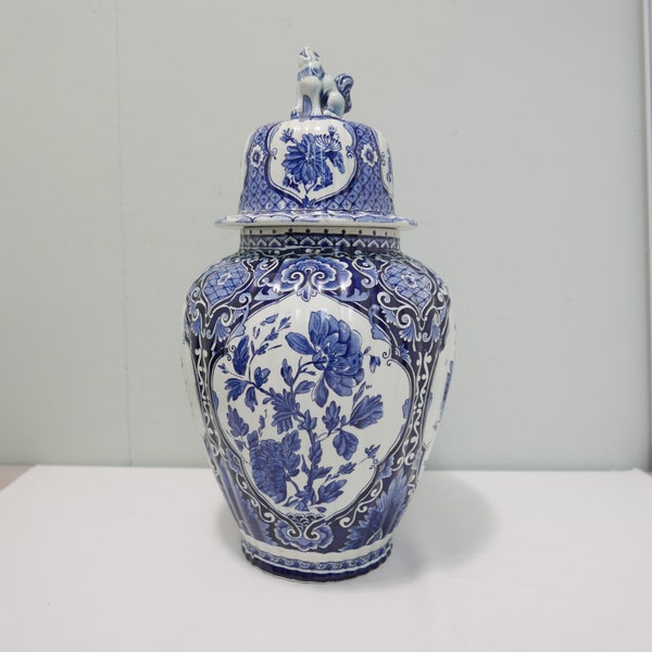 BOUGEOIR SUJET EN FAIENCE DRAGON DELFT ROUEN XXEME H3931 Blanc/Bleu