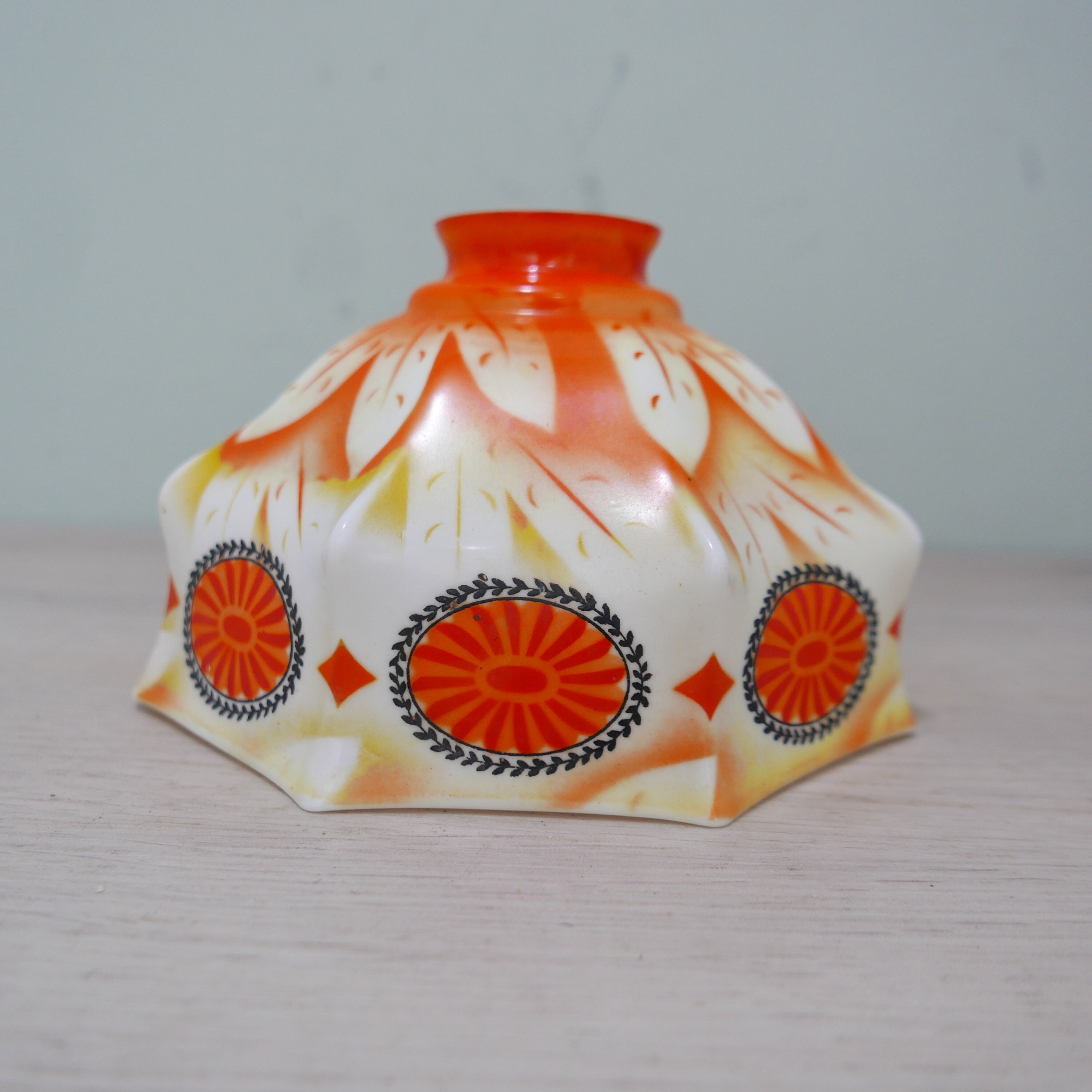 アールヌーボー様式のガラスのランプシェード - オレンジ色のガラス