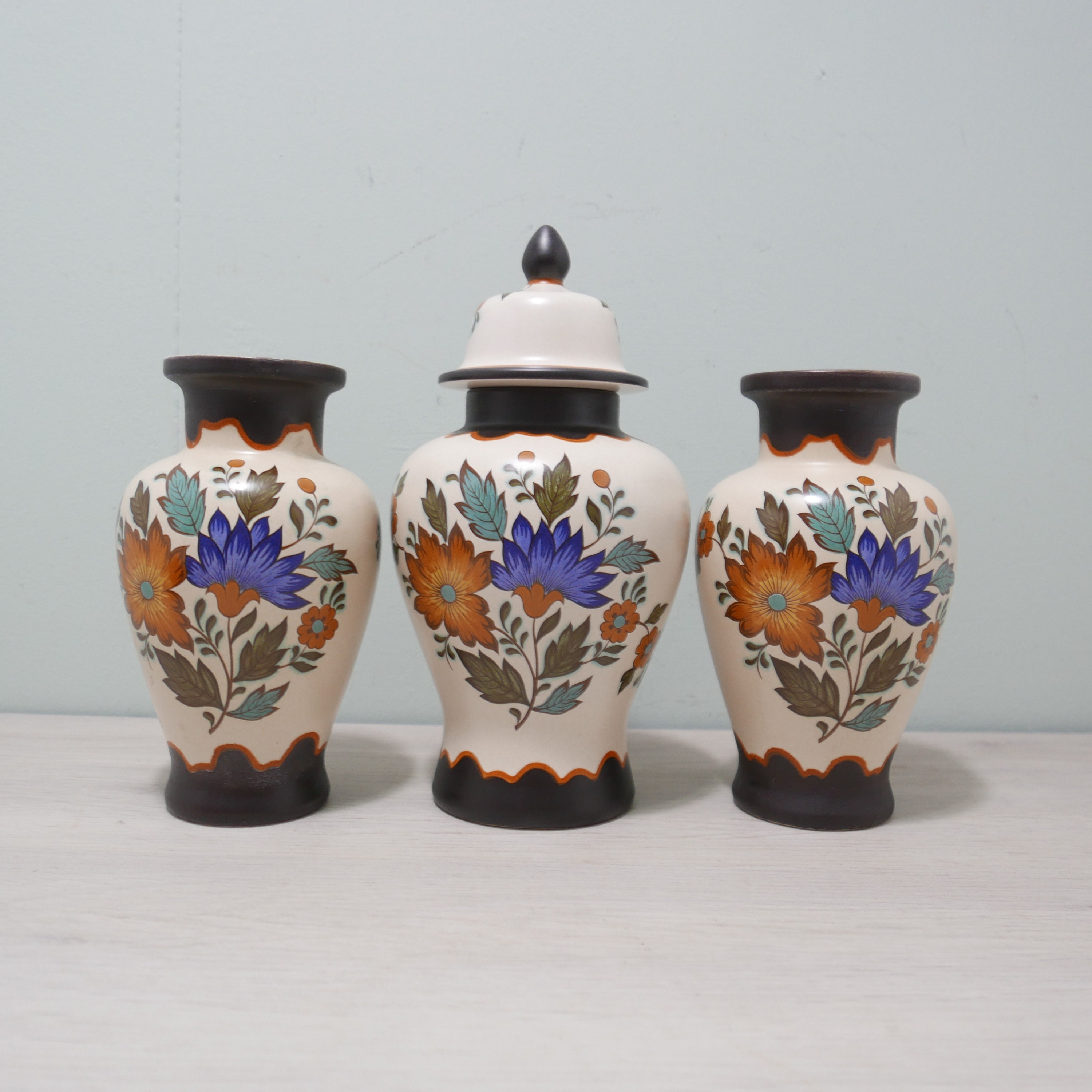 seinpaal Staat lekken Gouda Plateel Holland Set of 3 Vases the Netherlands - Etsy