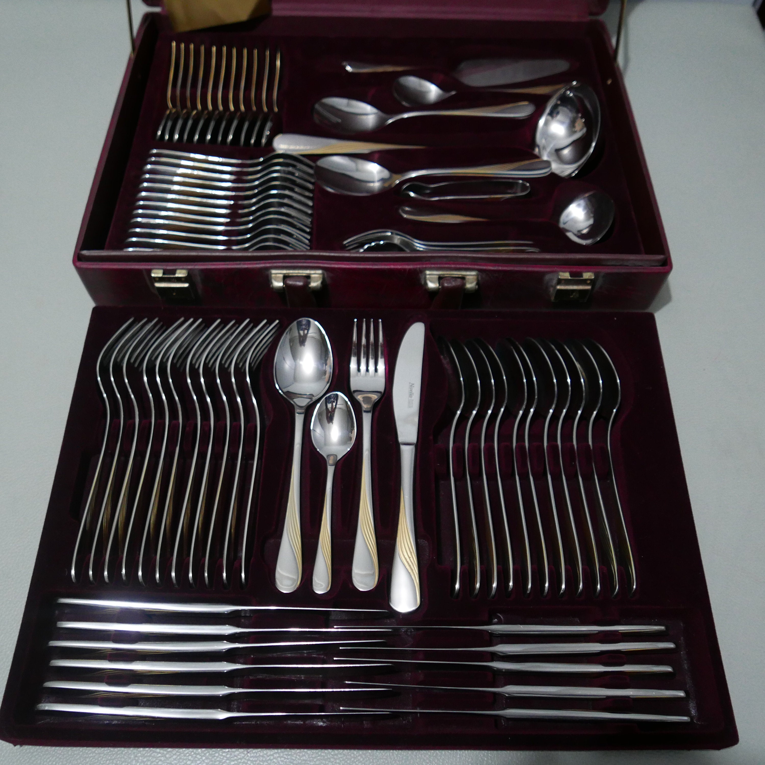 Nivella Solingen - Cutlery Case 12-person 72-piece - 23/24 Carat