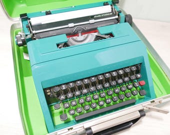 1970年代 OLIVETTI ケース - Olivetti Lettera 22、Lettera 32 および