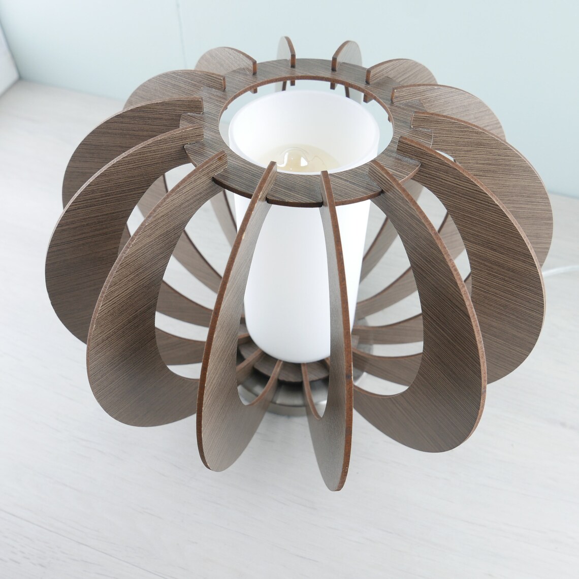 Vintage tafellamp - EGLO Oostenrijk - hout met wit glas - 1970/1980s - schemerlamp - nachtkastlamp, foto 3 di 5