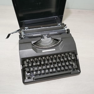 Macchina da scrivere d&#39;epoca - Torpedo 10/30 - anni &#39;70