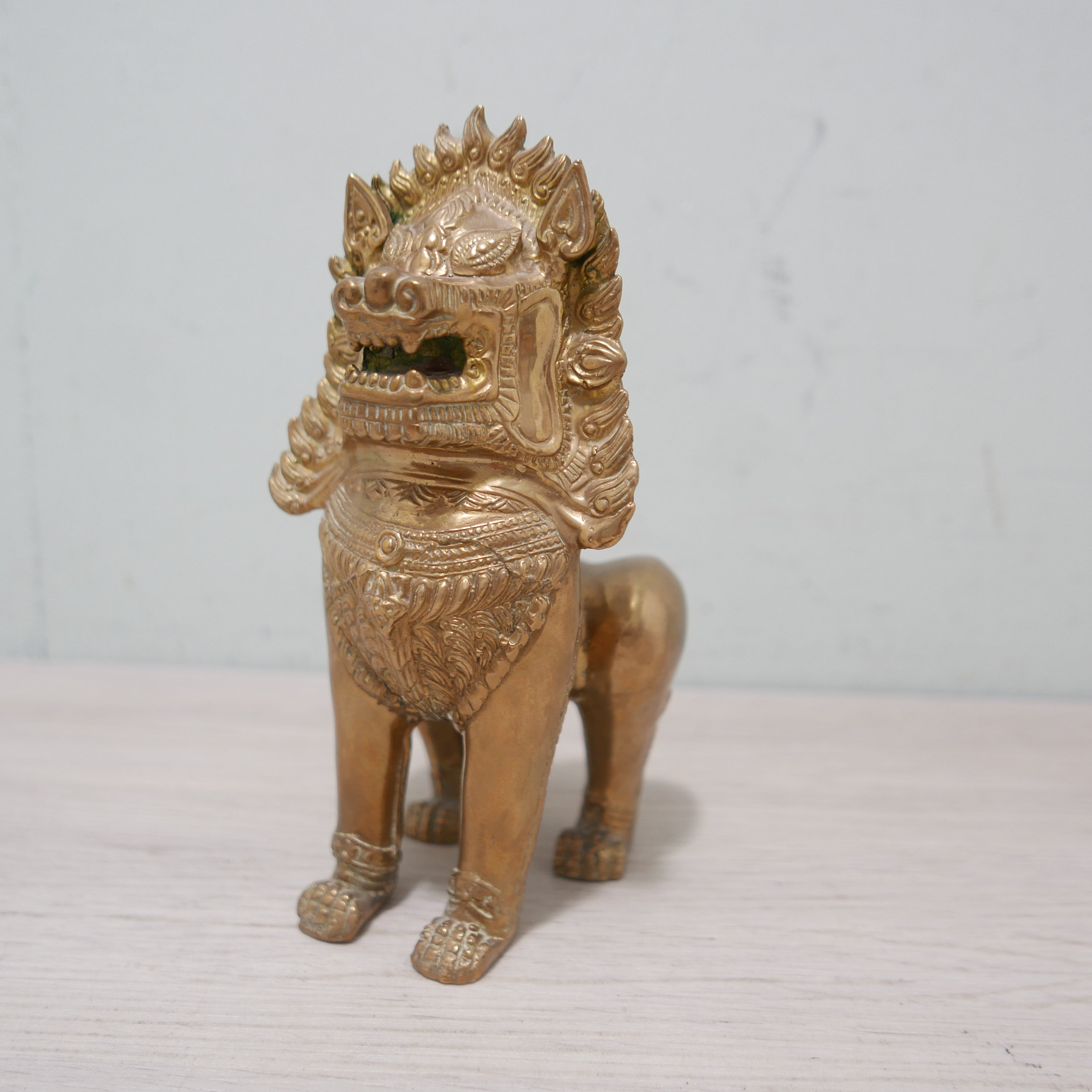 ヴィンテージ 金メッキ ブロンズ シンハー寺院のライオン像 - ブロンズ