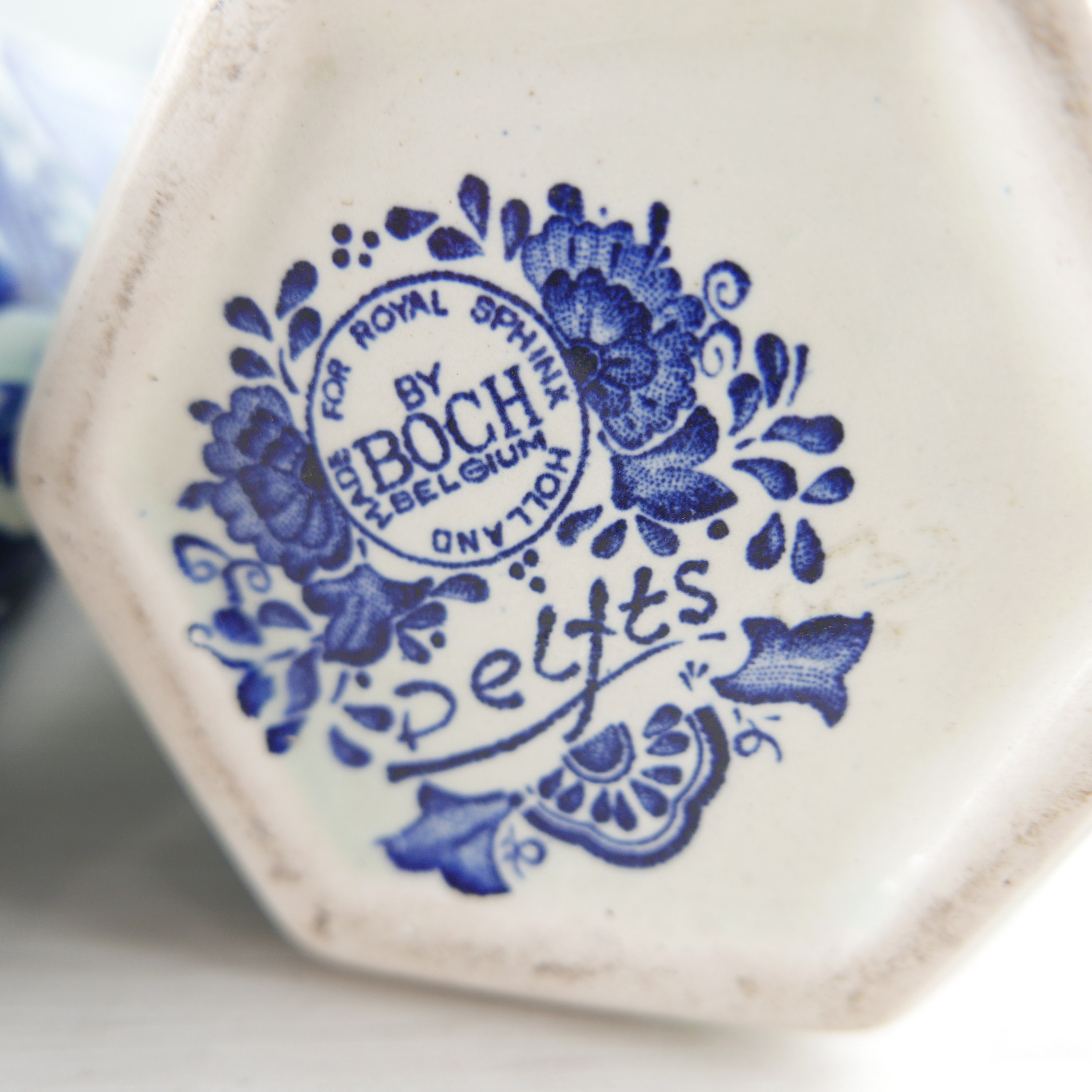 専用になりますヴィンテージ　オランダ　国立デルフト陶器工房製品　蓋付き花器　1点 ヴィンテージ オランダ 国立デルフト陶器工房製 蓋付き花器 1点