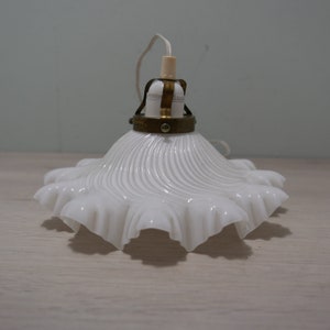 Art Deco faldón de cristal pantalla de techo - Francia - 1900s - vidrio blanco - lámpara colgante - vintage