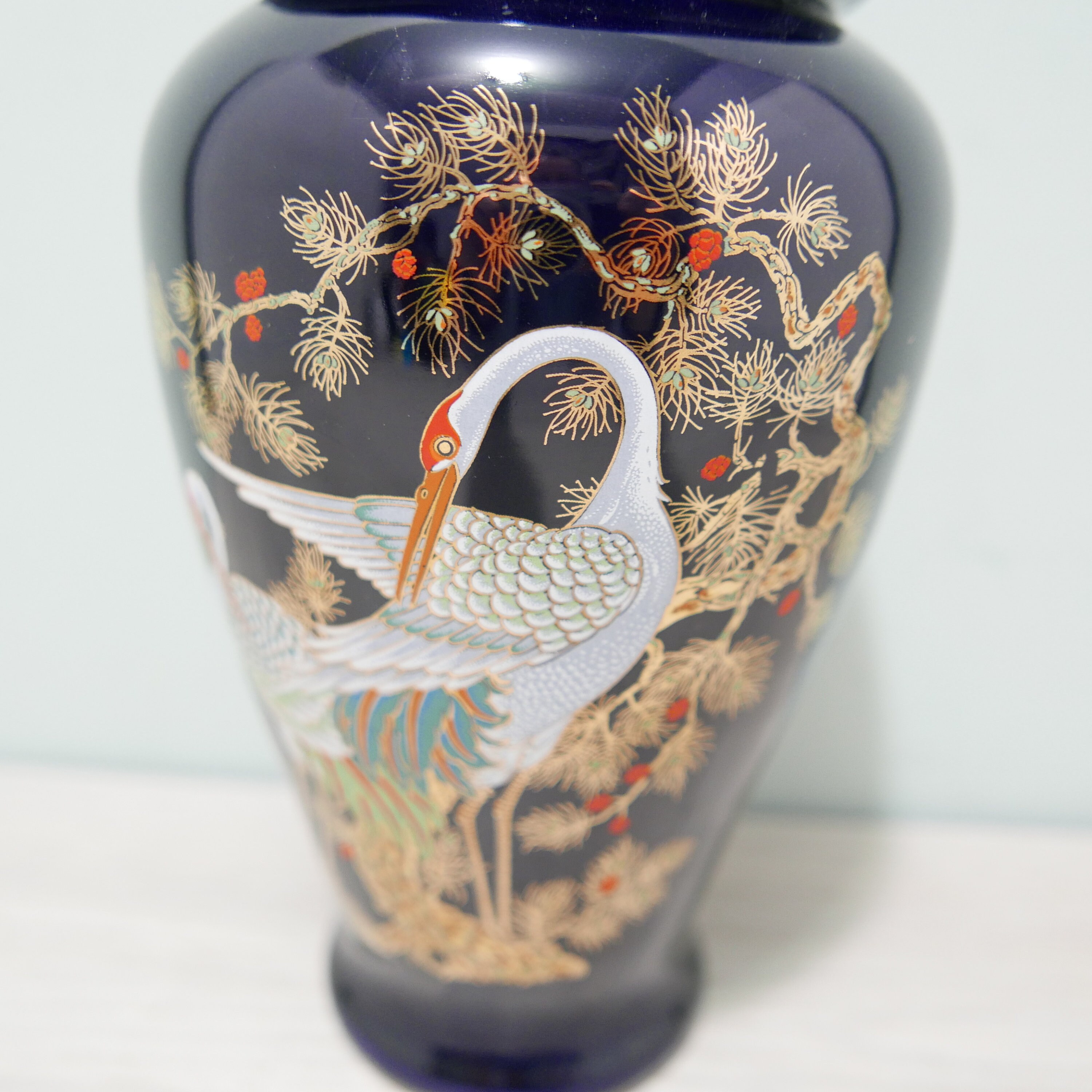 ヴィンテージ日本製陶器花瓶 - 蓋付き - ダークブルー - 鶴 ヴィンテージ日本製陶器花瓶 - 蓋付き - ダークブルー - 鶴