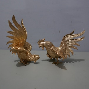 Set of gilded fighting cocks - United Kingdom, 1970 - 2 fighting cocks - table pieces - conversation pieces