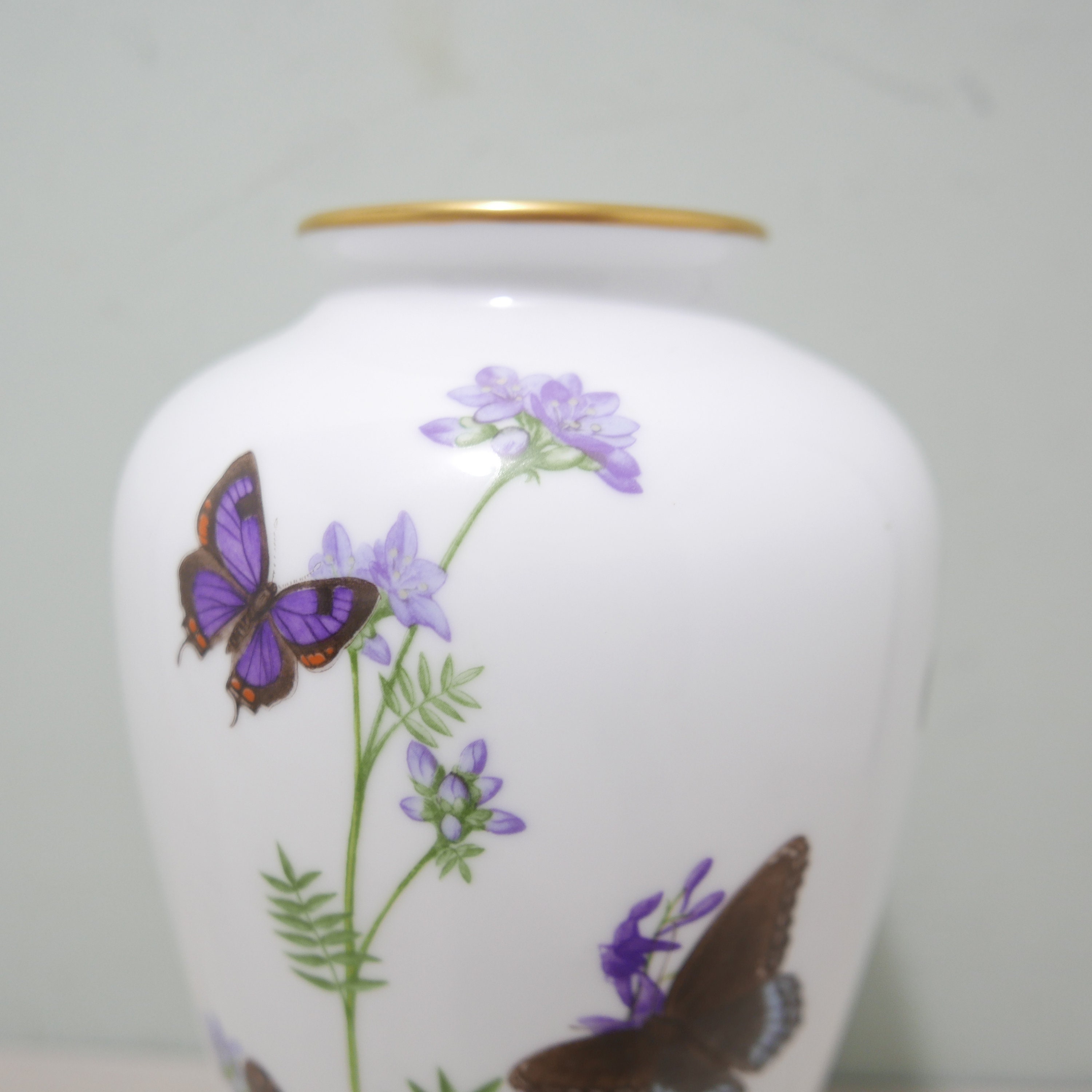 フランクリン磁器 - 蝶のヴィンテージ花瓶 - 1981 - 限定版 - Etsy 日本