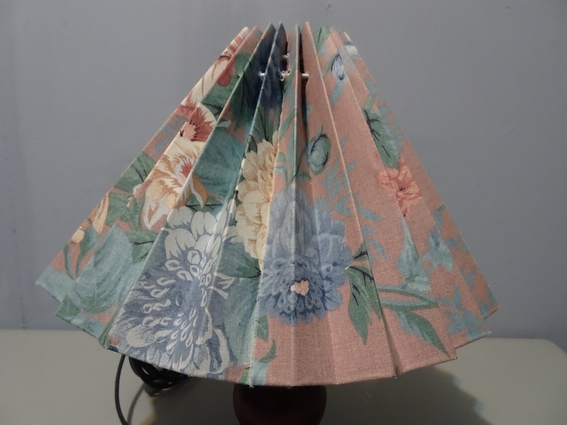 Vintage schemerlamp / tafellamp met stoffen plissé kap - 1970/1980s, foto 4 di 5