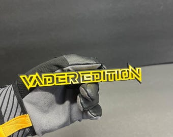 Vader Edition Benutzerdefinierter Text Auto-Grillhalter Namensemblem 3D-Text Abzeichen Kofferraumhalterung Angepasster Car-Safe-Kleber!