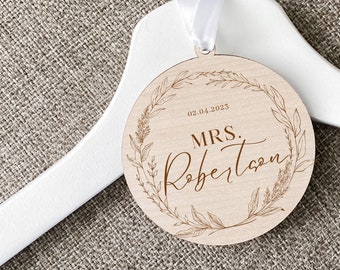 Personalized Bride Hanger Tag, Wedding Dress Tag, Wedding Bridal Hanger, Personalized Dress Tag, Engagement Gift, Personalized Wedding