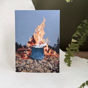 Carte de voeux de feu de camp vierge - Carte de notes de voyage - Camping Tin Mug Carte de voeux - Mini Art Card - Vibrant Wilderness Card