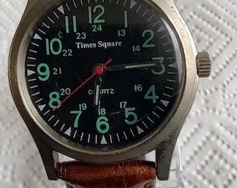 Time Square Herrklocka Pojkar Brunt Läder Färgat Armband Quartz Urverk