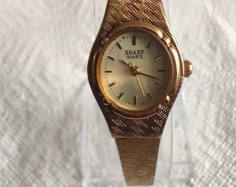 Working Vintage Dainty Gold Lorus Womens Watch Rectangle  display picture 3