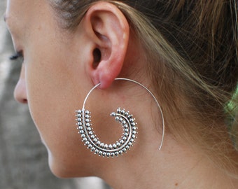 Spiral brass silver plated earrings,Tribal earrings,Boho jewelry, Indian earrings,hoop earrings,Tribal Warrior,Bohemian Style Earrings.