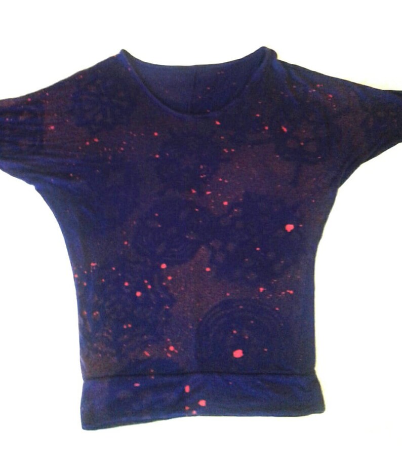 paper snowflake stencil dye purple snowflake shirt bleach dye shirt paper snowflakes shirt Snowflake tee purple dolman sleeve top