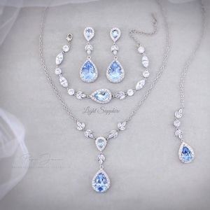 Collier de mariage Collier turquoise clair en cristal de Swarovski Collier de mariée bleu saphir Boucles d&#39;oreilles de mariage Boucles d&#39;oreilles de demoiselle d&#39;honneur mariée cadeau
