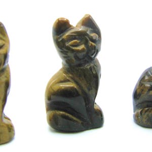 Drei sitzende Katze Steinfigur Hand geschnitzter Edelstein Totem Geist Tier Fetisch Perlen