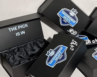 Gepersonaliseerde op voetbal geïnspireerde NFL-editie bruidsjonkers voorstelbox - Draft Football cadeau getuige