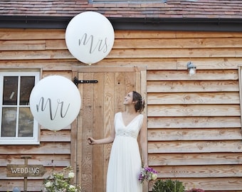 Giant Mr and Mrs balloons - Huge white Mr and Mrs wedding balloons - Wedding decorations - Rustic country wedding balloons - Pack of 2