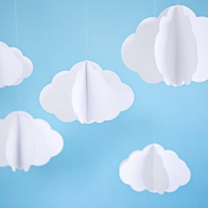 Wolkenversieringen - witte hangende wolkversieringen - babyshowerversieringen - verjaardagsdecoratie - feestdecoraties - babykamer-1e verjaardag