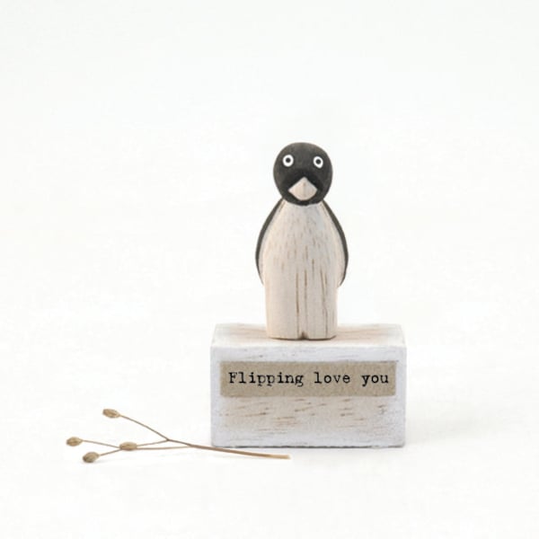 Kleiner Holz Pinguin - Flipping Love You - Valentinstag Geschenk - Weihnachtsgeschenk - Handgemachter Holzschmuck - Ostindien