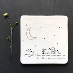 Posavasos de porcelana - Posavasos cuadrado blanco - Hay siete mil millones de personas en el mundo - Regalo de San Valentín - Regalo para un amigo - Este de la India