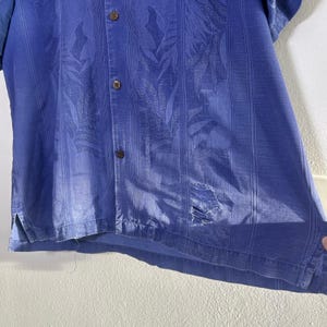Tommy Bahama Camp Shirt Blue 100% Silk Floral Textured Distressed Short Sleeve image 8