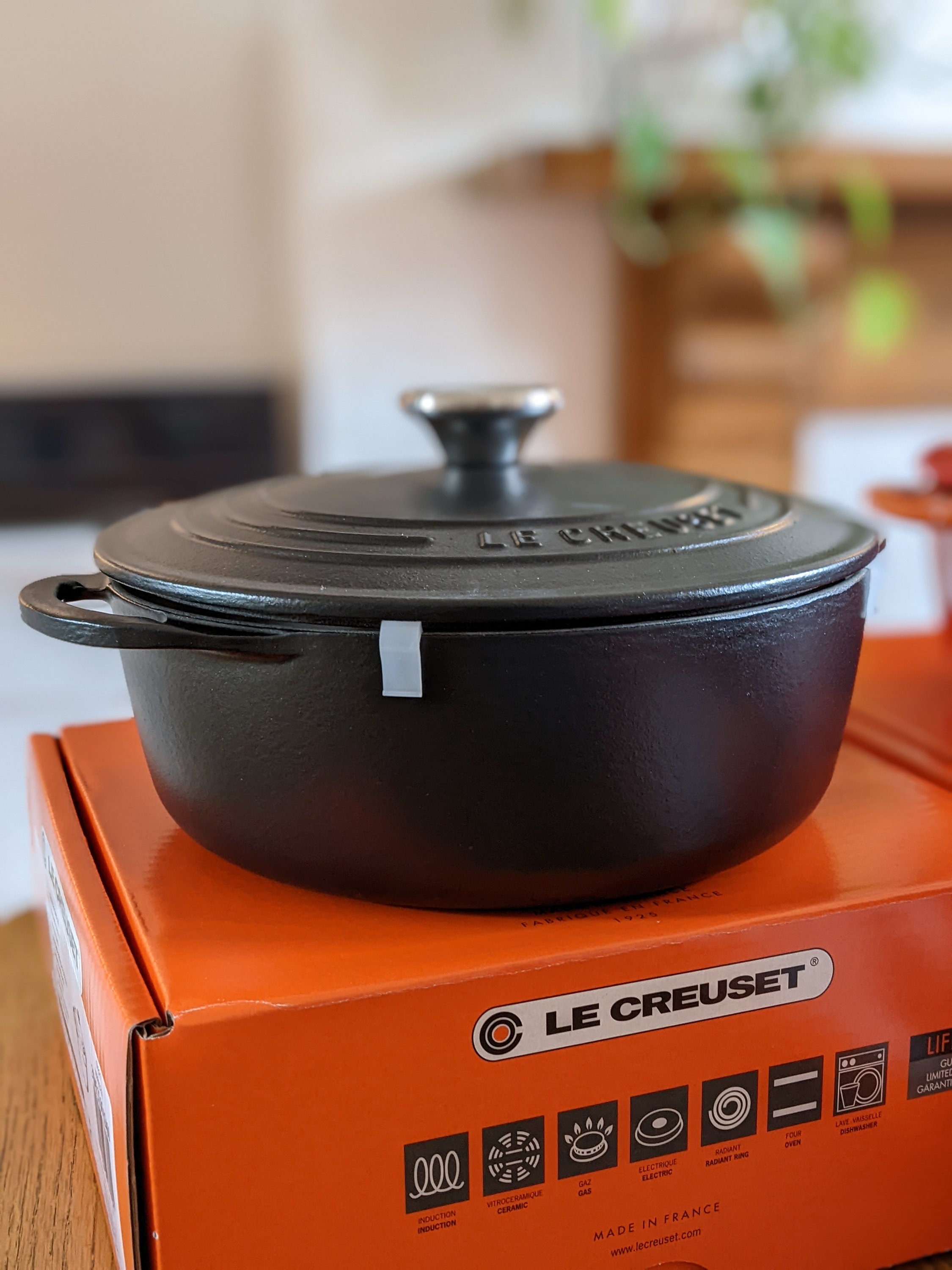 1970s Le Creuset Enzo Mari Bold Orange Skillet 26 Medium Large Fry Pan  Saute Pan Cast Iron Wood Handle La Mama Line Poêlé Vintage Cookware 