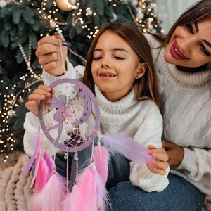 Personalized Fairy-Themed Pink Dreamcatcher for Kids – Custom Name Handmade Wall Decor with Feathers, Magical Children's Room Decoration
