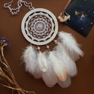 Handmade White Feather Dreamcatcher: Boho Wall Decor